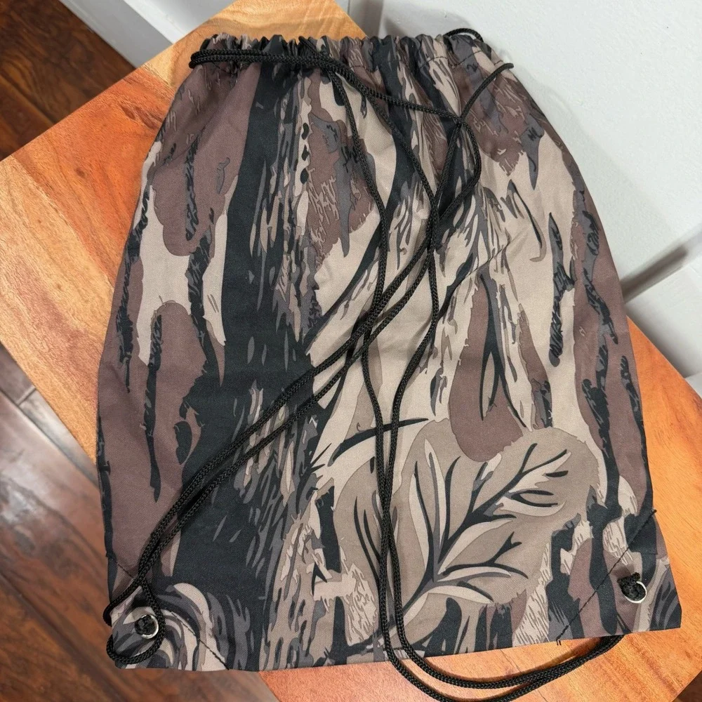 Duck Dynasty Camo Drawstring Backpack Bag 2013‎ A&E TV Show Merchandise